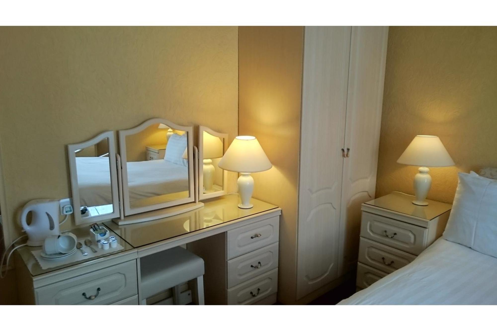 The Belgrave Hotel Тенби Экстерьер фото